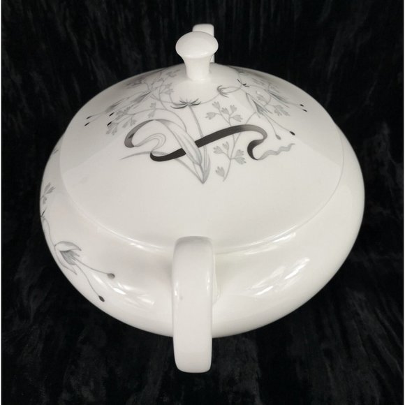 RARE Wedgwood Wild Oats Platinum Covered Dish with Handles White and Grey - Picture 2 of 5